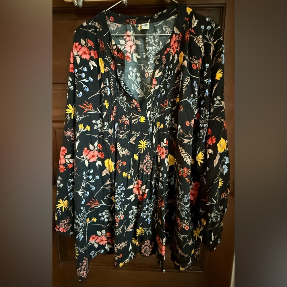 Old Navy Women’s Plus Black Floral Blouse